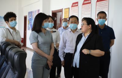 市政协副主席，市工商联主席唐世云莅临九洲国际官网发展石墨烯新资料专题调研座谈